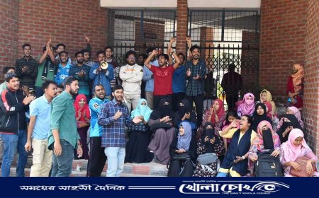 তালা ঝুলিয়ে দিল টিটি কলেজের শিক্ষার্থীরা