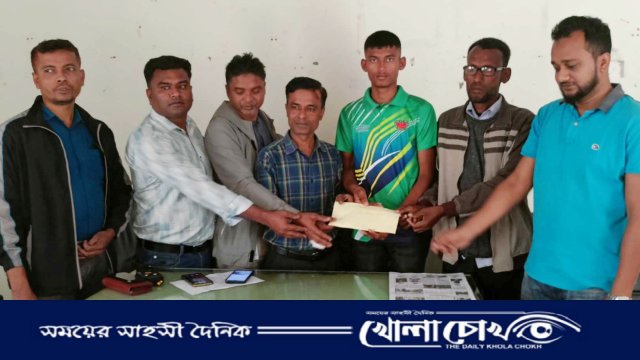 মাগুরায় তরুণ ভলিবল খেলোয়াড় ইমনের পাশে কৃষিবিদ গ্রুপ