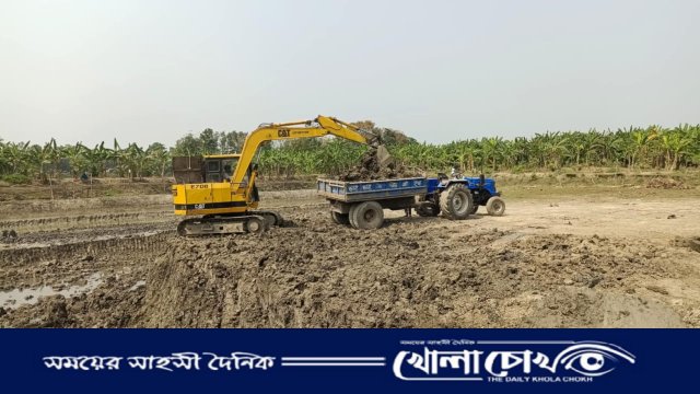 নগরকান্দায় থামছেই না মাটি ব্যবসায়ীদের দৌরাত্ম, ফসলী জমির মাটি যাচ্ছে ইটভাটায়