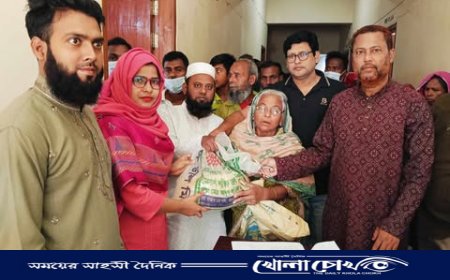 কুষ্টিয়ার খোকসায় ঈদুল ফিতর উপলক্ষে ভিজিএফ চাউল বিতরণ