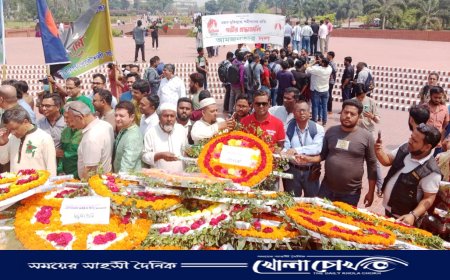 ২৬ মার্চ স্বাধীনতা দিবসে সাভারের জাতীয় স্মৃতিসৌধে ঢাকা প্রেস ক্লাবের পক্ষ থেকে শ্রদ্ধা নিবেদন