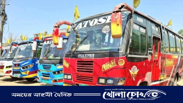 নওগাঁ থেকে বগুড়া-ঢাকা রুটে বাস চলাচল বন্ধ, চরম দুর্ভোগে যাত্রীরা