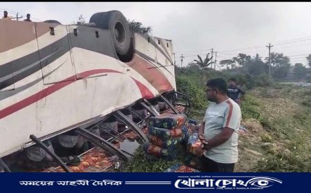 কসবায় যাত্রীবাহী বাস খাদে পড়ে আহত ২৫