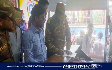 নওগাঁর ঢাকা বাস কাউন্টারে ভ্রাম্যমাণ টিমের অভিযান