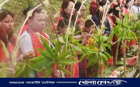 ধলিয়ার জলে ফুল ভাসিয়ে ত্রিপুরাদের বৈসু উৎসবের সূচনা