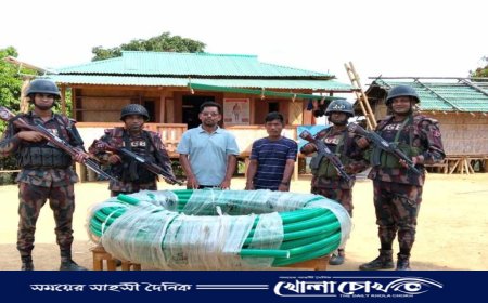 রুমায় ৯ বিজিবি’র পক্ষ থেকে সুপেয় পানি ও শিক্ষা উপকরণে সহায়তা