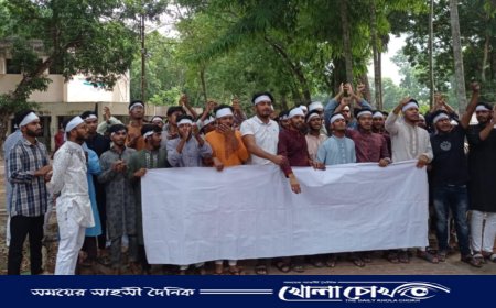 ফরিদপুর পলিটেকনিকে ‘কাফন আন্দোলন’—দাবি আদায়ে শিক্ষার্থীদের প্রতিবাদী মিছিল