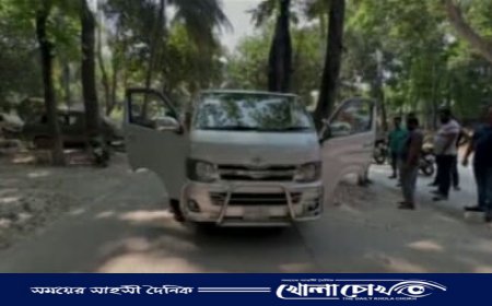 বেকুটিয়া সেতু টোল প্লাজায় চিংড়িপোনা ছিনতাই, ৫ লক্ষাধিক টাকার ক্ষতি