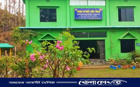 ফুলে ফুলে সেজেছে সাপছড়ি বৌদ্ধ বিহার