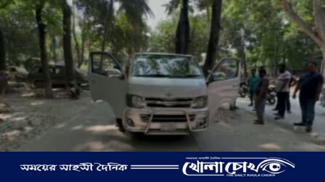 বেকুটিয়া সেতু টোল প্লাজায় চিংড়িপোনা ছিনতাই, ৫ লক্ষাধিক টাকার ক্ষতি