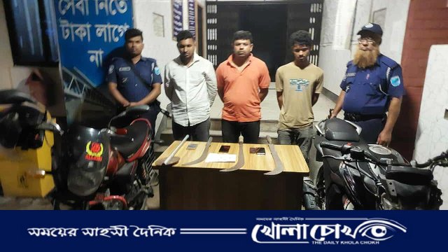 সাবেক উপজেলা চেয়ারম্যানের ছেলেসহ চারজন আটক