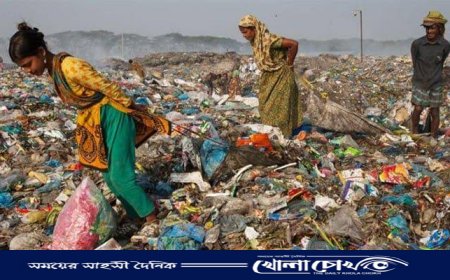 রাজশাহীতে প্রকাশ্যে বিক্রি হচ্ছে নিষিদ্ধ পলিথিন ব্যাগ