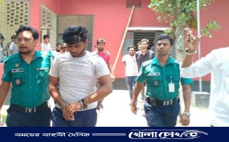 ছাত্রলীগ কর্মীকে পুলিশের কাছে সোপর্দ