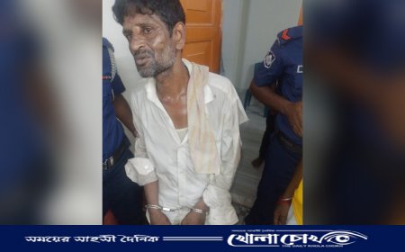 উৎসব চলাকালে পকেটমার আটক, পুলিশের কাছে সোপর্দ করল জনতা