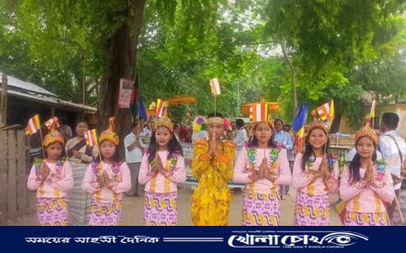 রোয়াংছড়িতে চন্দন জল ঢেলে বৌদ্ধ ধর্মীয় উৎসব