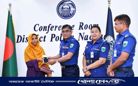 নওগাঁ জেলা পুলিশের উদ্যোগে ৬২টি হারানো মোবাইল ফোন মালিকদের হাতে হস্তান্তর