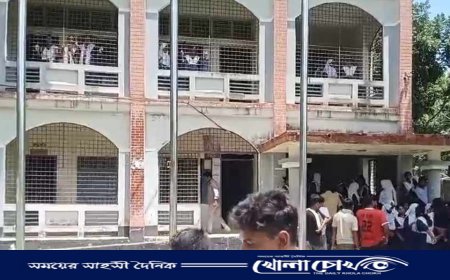 বালিয়াকান্দিতে বহিরাগত শিক্ষকের অশোভন আচরণে শিক্ষার্থীদের ক্লাস বর্জন ও বিক্ষোভ