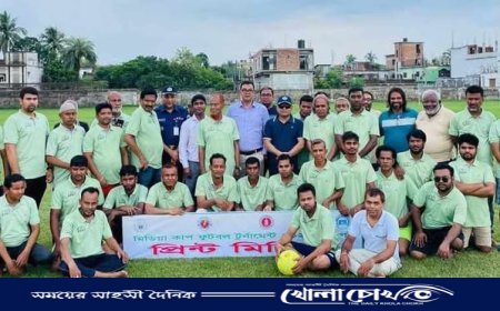 নওগাঁয় মিডিয়া কাপ প্রীতি ফুটবল ম্যাচে প্রিন্ট মিডিয়া একাদশের জয়ের রং