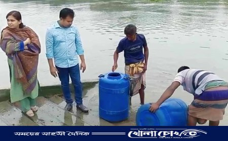 আগৈলঝাড়ায় ট্রাকে পাচারকালে ৩৬ ড্রাম চিংড়ির রেনু পোনা জব্দ