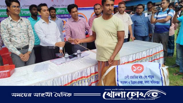 নাজিরপুরে গরু বিতরণে গড়মিল, সাংবাদিকদের হেনস্তা