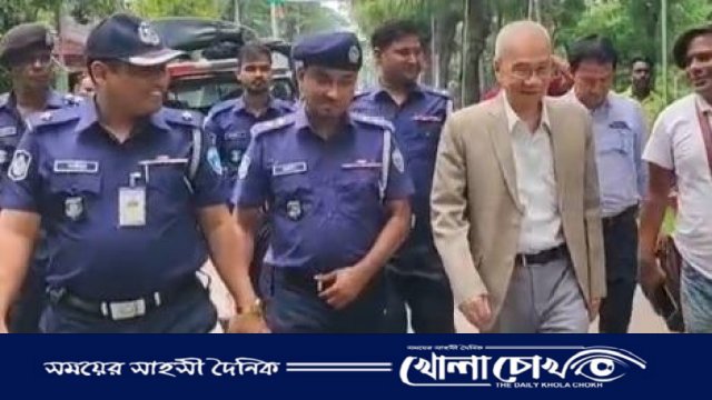 আখাউড়া চেকপোস্ট হয়ে আগরতলায় গেলেন সন্তু লারমা