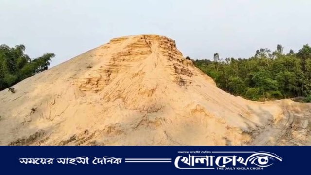 লামায় জব্দকৃত বালু নিলাম ঘিরে আপত্তি, স্বচ্ছতা নিয়ে প্রশ্ন