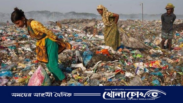 রাজশাহীতে প্রকাশ্যে বিক্রি হচ্ছে নিষিদ্ধ পলিথিন ব্যাগ