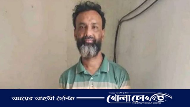 নওগাঁয় বিএনপি নেতার বাড়ি থেকে আওয়ামী লীগ নেতা গ্রেফতার