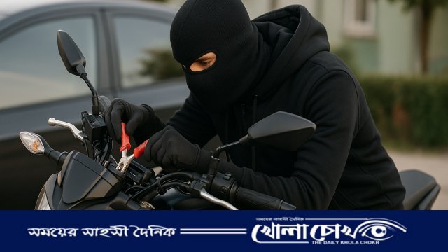 রাণীনগরে মুখোশধারীদের হামলায় মোটরসাইকেল, টাকা ও মোবাইল ছিনতাই