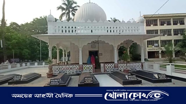 বাউল সম্রাট লালন সাঁইজির আখড়াবাড়িতে ভক্তদের ঢল, দুই উৎসবে মুখর ছেউড়িয়া