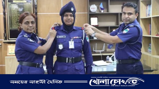 মাগুরা জেলা পুলিশের ২ সদস্যের পদোন্নতি, র্যাংক ব্যাজ পরিয়ে দিলেন পুলিশ সুপার