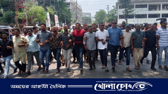 ফরিদপুরে যুবদলের বিক্ষোভ মিছিল, ব্যানার-ফেস্টুন উচ্ছেদের প্রতিবাদ