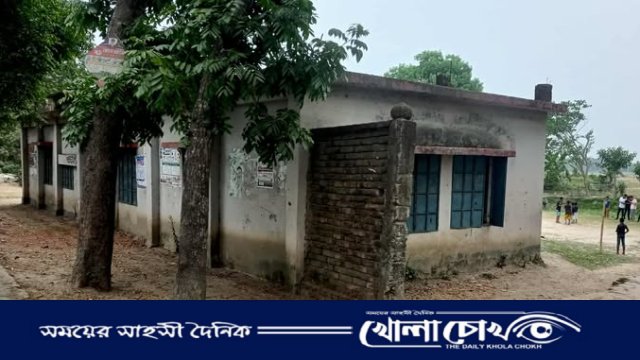 নয় দশকে উন্নয়নের ছোঁয়া লাগেনি ফরিদপুরের ঐতিহ্যবাহী ১৮ নং জুঁঙ্গুরদী প্রাথমিক বিদ্যালয়ে