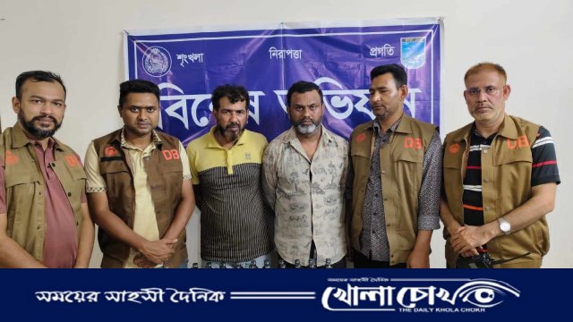আমিনবাজারে প্রাইভেট কারসহ ৯৪ বোতল ফেন্সিডিল উদ্ধার
