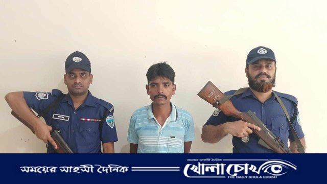থানচিতে পুলিশের অভিযানে পরোয়ানাভুক্ত আসামি গ্রেপ্তার