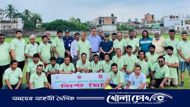 নওগাঁয় মিডিয়া কাপ প্রীতি ফুটবল ম্যাচে প্রিন্ট মিডিয়া একাদশের জয়ের রং