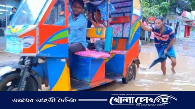 চান্দুরা-আখাউড়া সড়ক এখন মরণফাঁদে, দ্রুত সংস্কারের দাবি এলাকাবাসীর