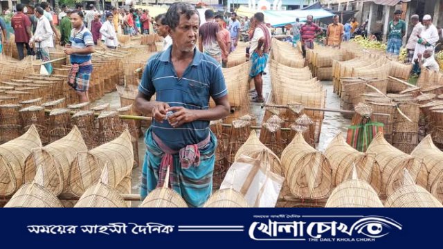 পিরোজপুরের নাজিরপুরে জমে উঠেছে মাছ ধরা যন্তের হাট