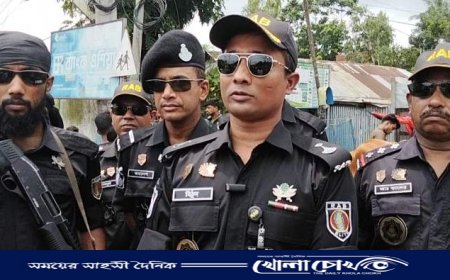 নোয়াখালীতে গরুর হাটে নিরাপত্তা ও জাল টাকার বিরুদ্ধে র‍্যাবের কঠোর নজরদারি