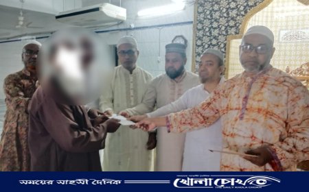 বোয়ালমারীতে যাকাত ফাউন্ডেশনের উদ্যোগে তিন অসহায় ব্যক্তিকে নগদ অর্থ সহায়তা