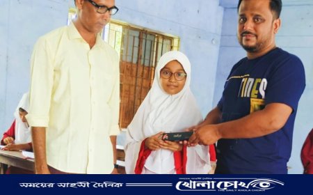 আত্রাইয়ে শৃঙ্খলা বজায় রেখে পরীক্ষা নিতে শিক্ষক ছনি সরকারের অভিনব কৌশল
