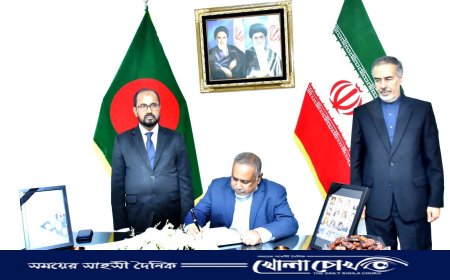 ইসরায়েলি হামলার নিন্দা জানিয়ে ইরান দূতাবাসে শোক বইতে স্বাক্ষর করল জামায়াত