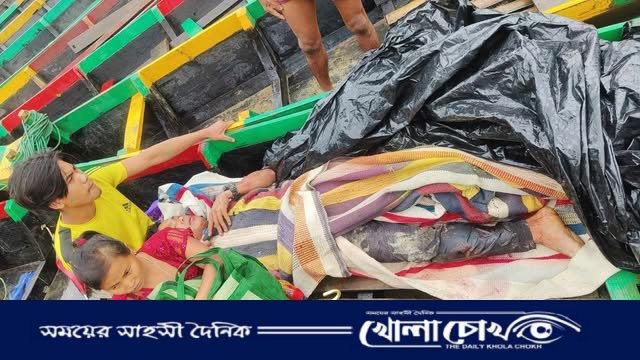 থানচিতে পাহাড় ধসে মাচাংঘর বিধ্বস্ত, পাথরের নিচে চাপা পড়ে যুবক আহত