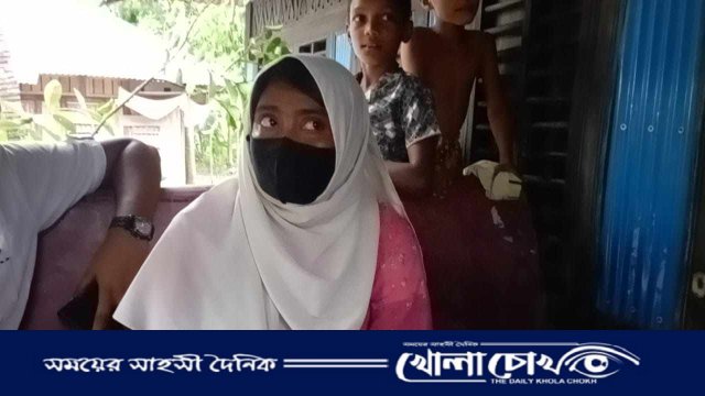 নাজিরপুরে স্ত্রী’র স্বীকৃতির দাবিতে তরুণীর অনশন