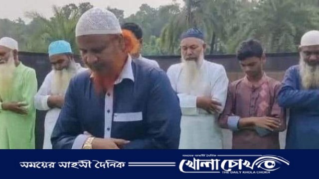 পুঠিয়ায় সৌদি আরবের সঙ্গে মিল রেখে ঈদের নামাজ আদায়