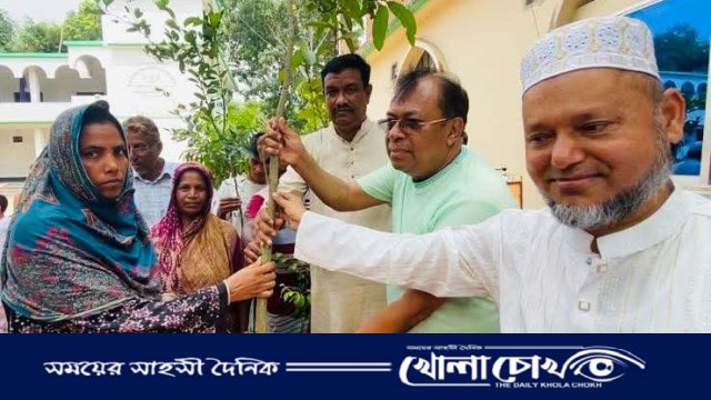 বোয়ালমারীতে মরহুম রোকেয়া বেগমের স্মরণে বৃক্ষরোপণ কর্মসূচি