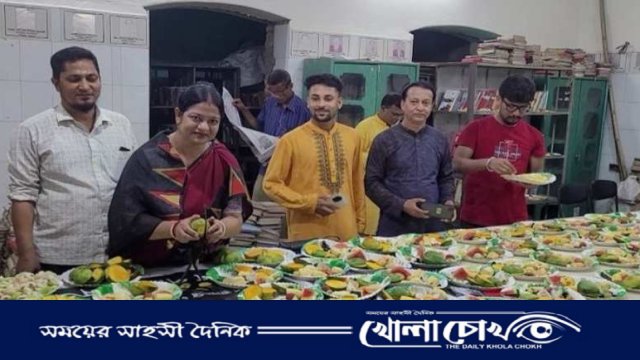 নওগাঁয় একুশে পরিষদের বর্ণাঢ্য ফল উৎসব ও সাংস্কৃতিক আয়োজন