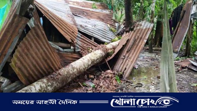 নোয়াখালীতে আকস্মিক টর্নেডোর তাণ্ডব