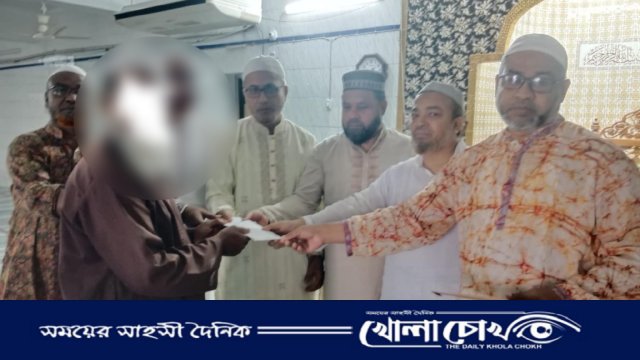 বোয়ালমারীতে যাকাত ফাউন্ডেশনের উদ্যোগে তিন অসহায় ব্যক্তিকে নগদ অর্থ সহায়তা