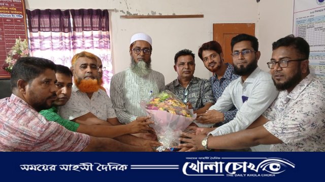 সদরপুরে নবাগত শিক্ষা অফিসারকে সংবর্ধনা